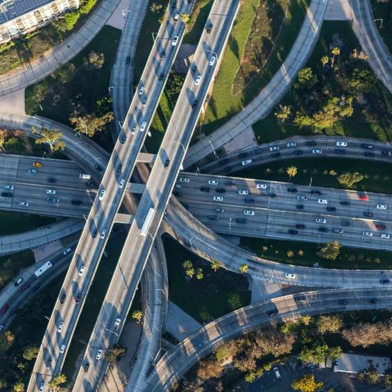 Tracking van voertuigen, machines en materialen helpt bij het beheer van uw vloot