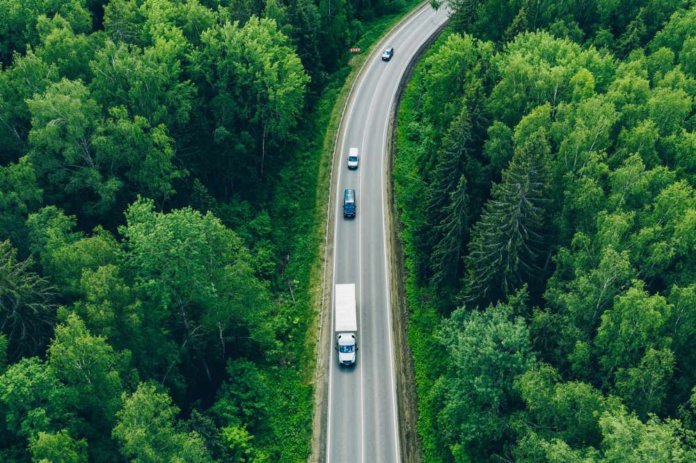 Vehicle tracking system monitors driving behavior for ecodriving